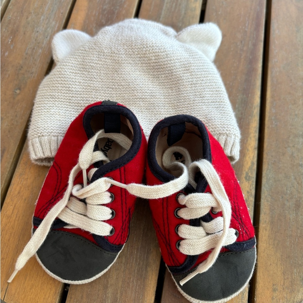 Gap crib shoes and forest animal hat